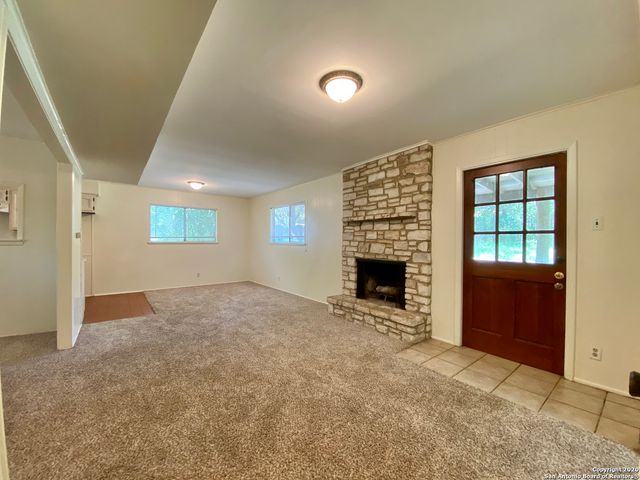 6611 PRESLEY DR, San Antonio, TX 78240