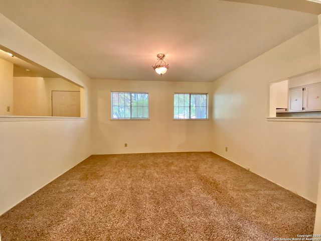 6611 PRESLEY DR, San Antonio, TX 78240