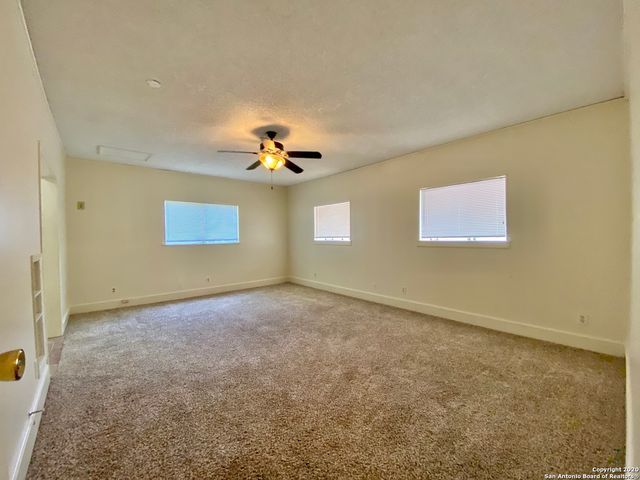 6611 PRESLEY DR, San Antonio, TX 78240