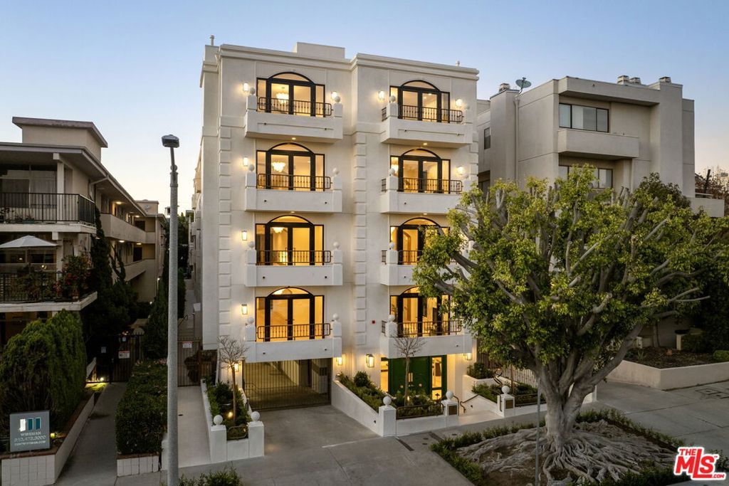 11923 Gorham Avenue 202, Los Angeles, CA 90049 — exterior