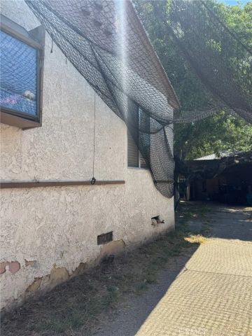 7519 Owensmouth Avenue, Canoga Park, CA 91303