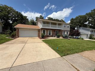 15605 Highcroft Drive, Chesterfield, MO 63017