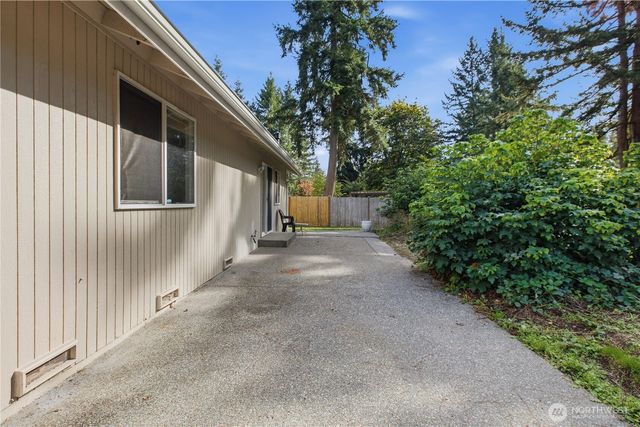 21819 SE 249th Place, Maple Valley, WA 98038