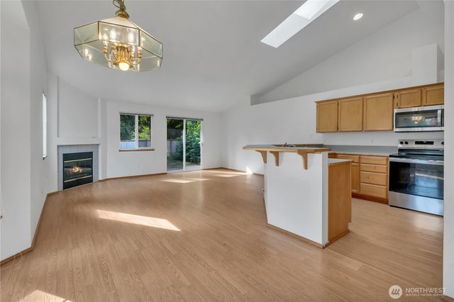 21819 SE 249th Place, Maple Valley, WA 98038