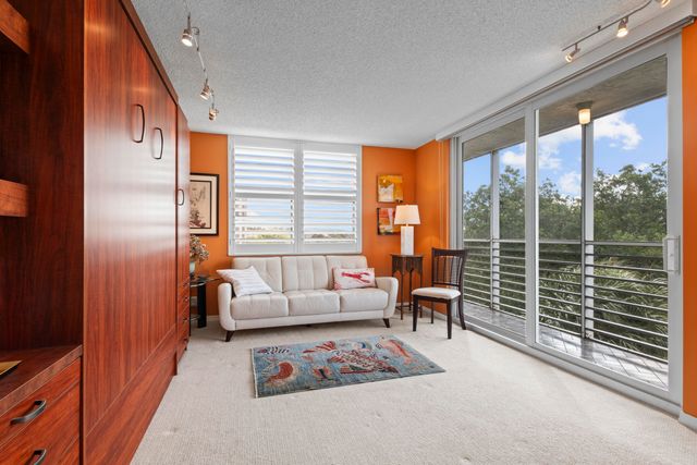 3520 Oaks Way 510, Pompano Beach, FL 33069