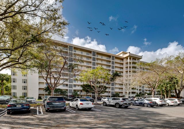 3520 Oaks Way 510, Pompano Beach, FL 33069