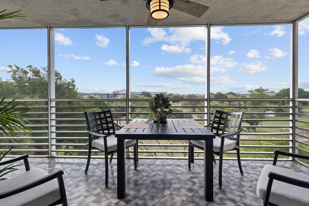 3520 Oaks Way 510, Pompano Beach, FL 33069