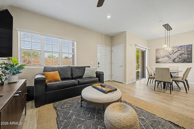 3935 E ROUGH RIDER Road 1373, Phoenix, AZ 85050