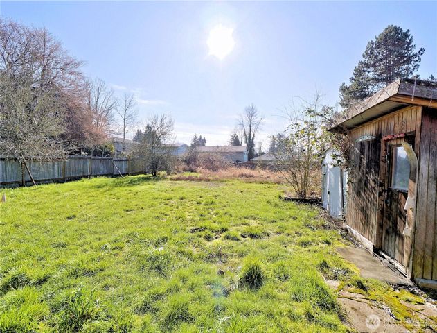 6105 S 124th St, Seattle, WA 98178