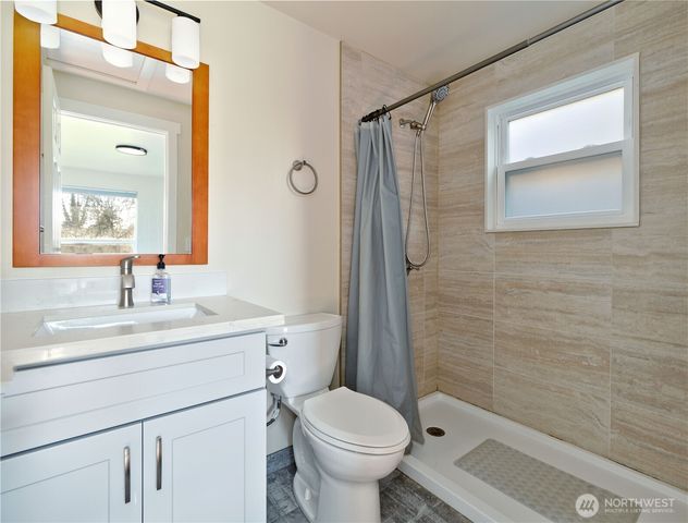 6105 S 124th St, Seattle, WA 98178