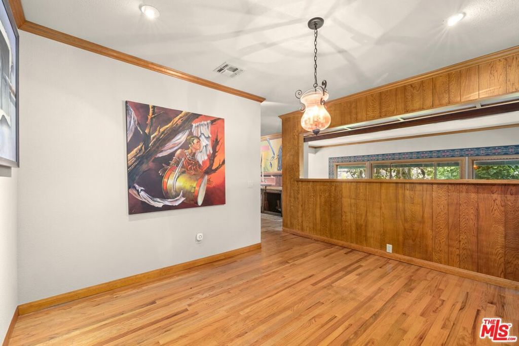 Image 12 of property listing at 601 N Marquette Street, Pacific Palisades, CA 90272