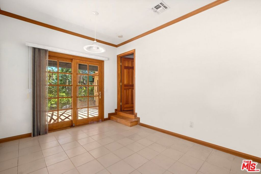 Image 13 of property listing at 601 N Marquette Street, Pacific Palisades, CA 90272