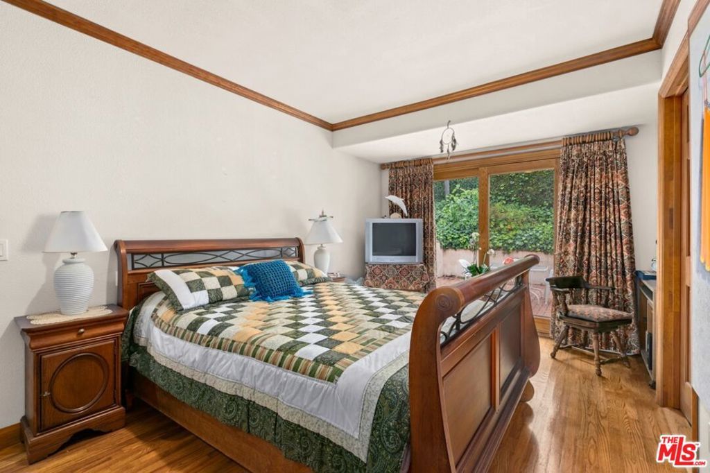 Image 16 of property listing at 601 N Marquette Street, Pacific Palisades, CA 90272