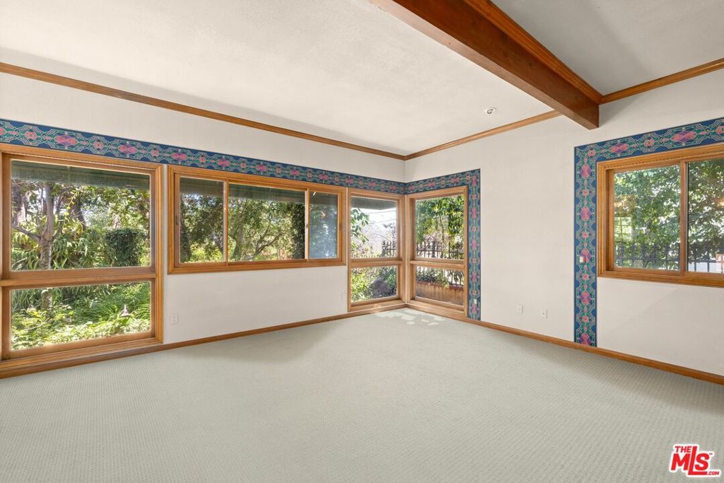 Image 7 of property listing at 601 N Marquette Street, Pacific Palisades, CA 90272