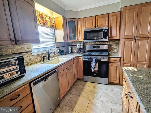 786 BOXWOOD DR, Warminster, PA 18974