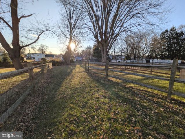 786 BOXWOOD DR, Warminster, PA 18974