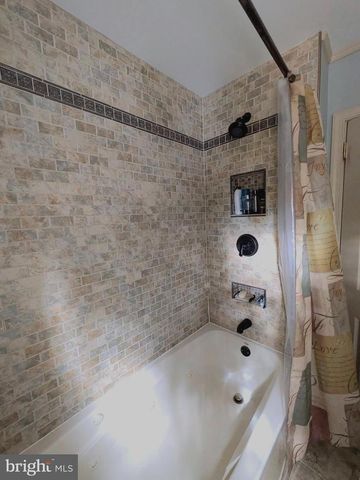 786 BOXWOOD DR, Warminster, PA 18974