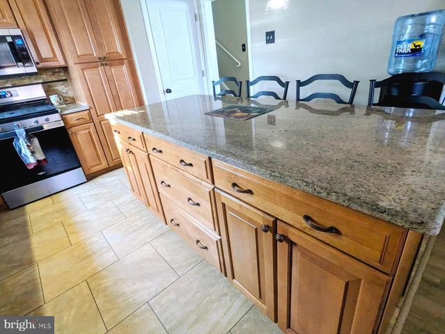 786 BOXWOOD DR, Warminster, PA 18974