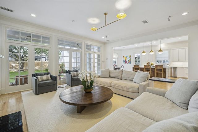 3908 Arnold Street, West University Place, TX 77005