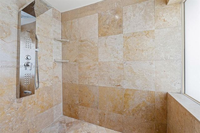 9901 NW 130th St, Hialeah Gardens, FL 33018