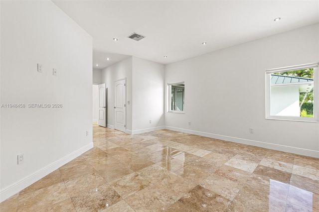 9901 NW 130th St, Hialeah Gardens, FL 33018