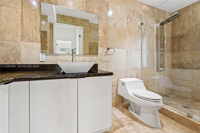 9901 NW 130th St, Hialeah Gardens, FL 33018