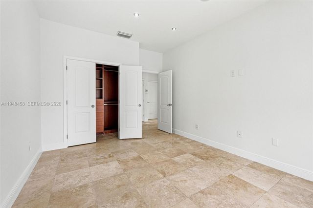 9901 NW 130th St, Hialeah Gardens, FL 33018