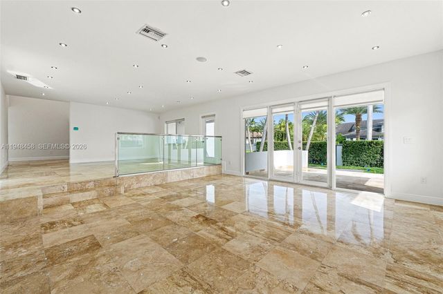 9901 NW 130th St, Hialeah Gardens, FL 33018