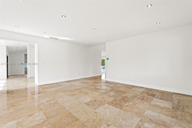 9901 NW 130th St, Hialeah Gardens, FL 33018