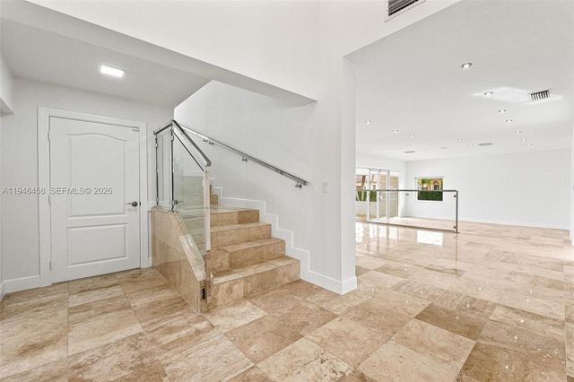 9901 NW 130th St, Hialeah Gardens, FL 33018