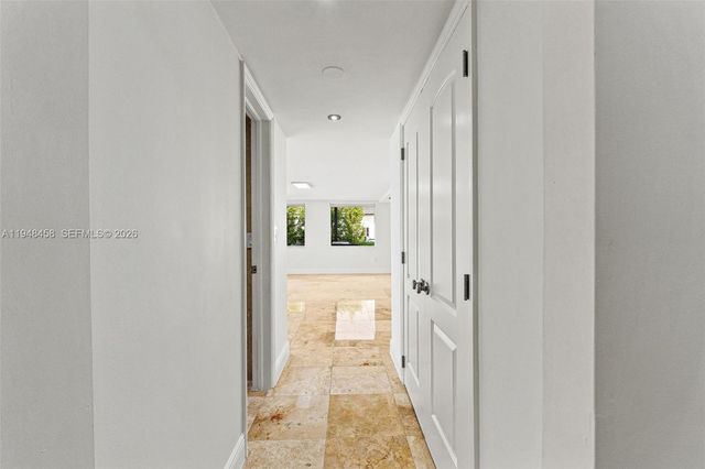 9901 NW 130th St, Hialeah Gardens, FL 33018