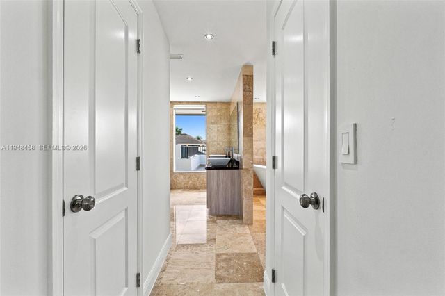 9901 NW 130th St, Hialeah Gardens, FL 33018