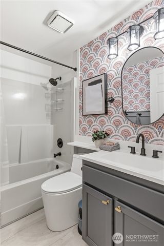 24519 137th Court SE, Kent, WA 98042