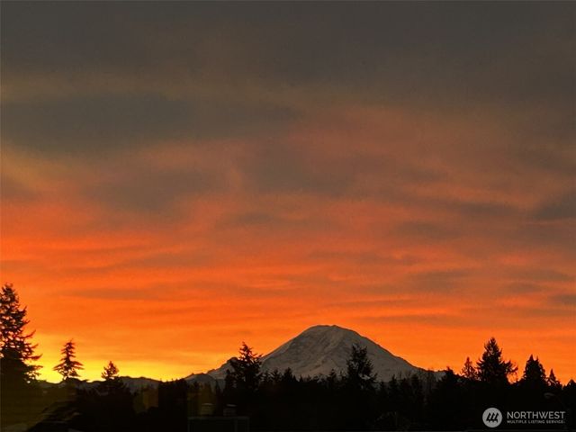 24519 137th Court SE, Kent, WA 98042