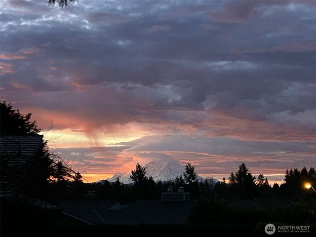 24519 137th Court SE, Kent, WA 98042