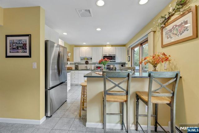 21 Aldrin Drive, Wanaque, NJ 07465