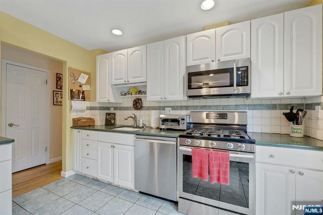 21 Aldrin Drive, Wanaque, NJ 07465