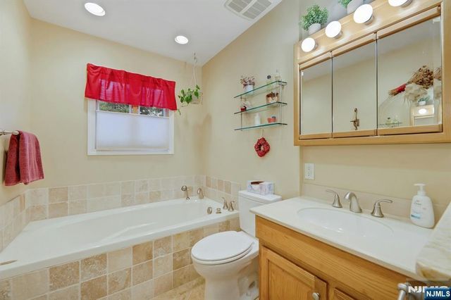 21 Aldrin Drive, Wanaque, NJ 07465