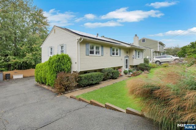 21 Aldrin Drive, Wanaque, NJ 07465