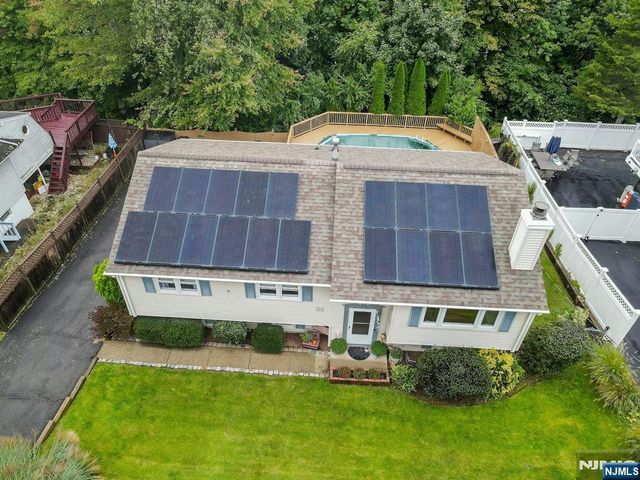 21 Aldrin Drive, Wanaque, NJ 07465