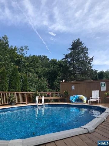 21 Aldrin Drive, Wanaque, NJ 07465