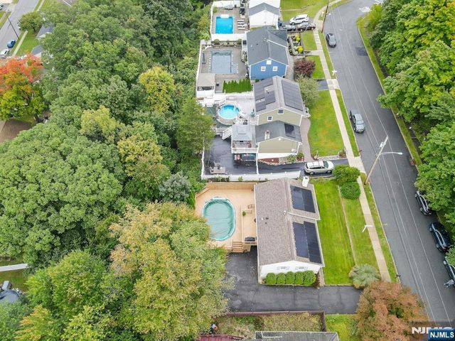 21 Aldrin Drive, Wanaque, NJ 07465