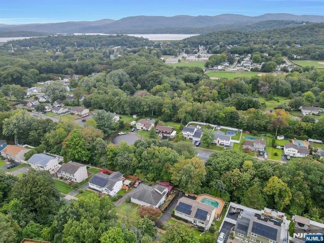 21 Aldrin Drive, Wanaque, NJ 07465