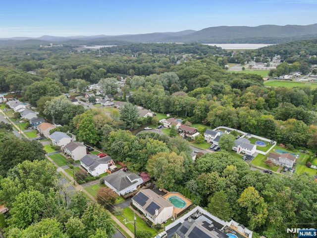 21 Aldrin Drive, Wanaque, NJ 07465