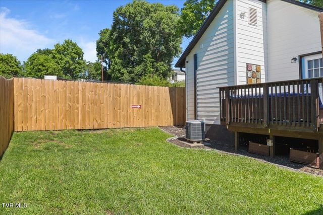 1010 Crumley Alley, Bristol, TN 37620