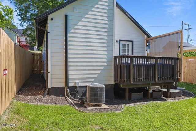 1010 Crumley Alley, Bristol, TN 37620