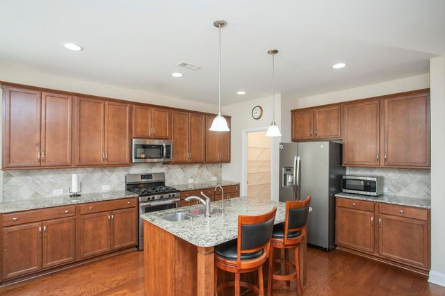 591 Oakvale Ln, Mount Juliet, TN 37122