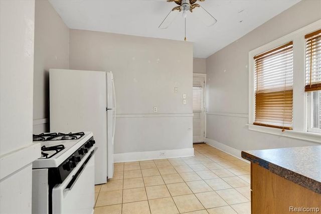 1318 Wayburn Street, Grosse Pointe Park, MI 48230