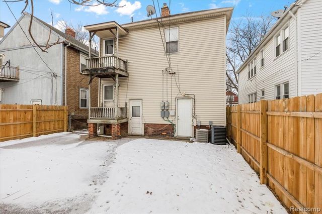 1318 Wayburn Street, Grosse Pointe Park, MI 48230