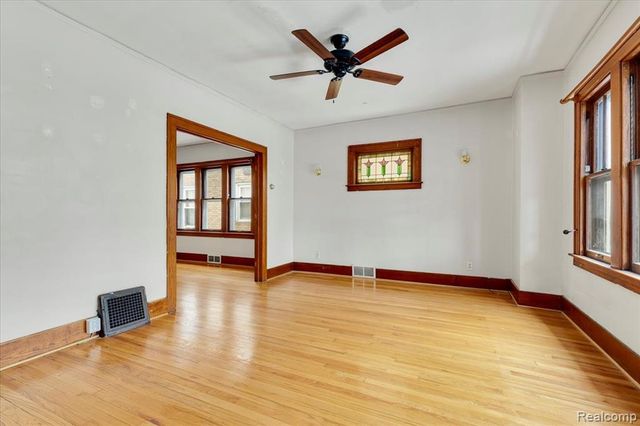 1318 Wayburn Street, Grosse Pointe Park, MI 48230